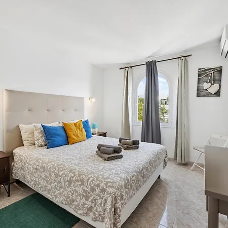 New Pools Wonderful Views Ac Apartman *